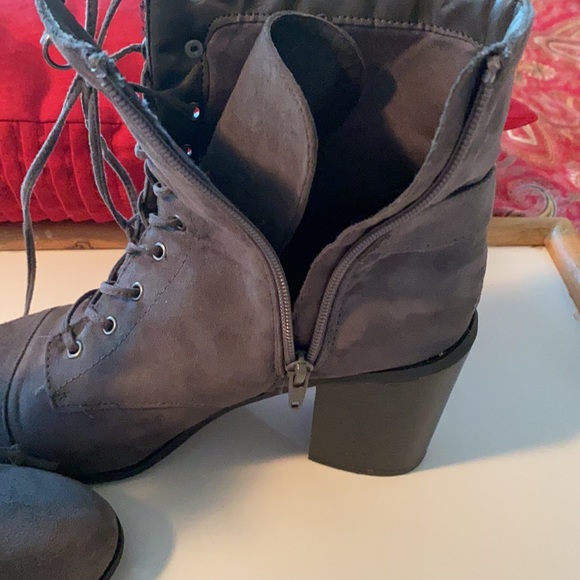 Gray lace up Report boot - Picture 7 of 10
